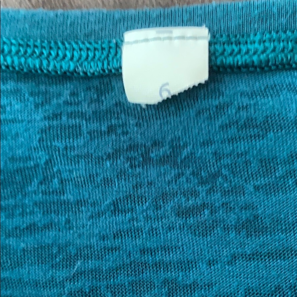 Lululemon breathable tank! - Picture 3 of 4